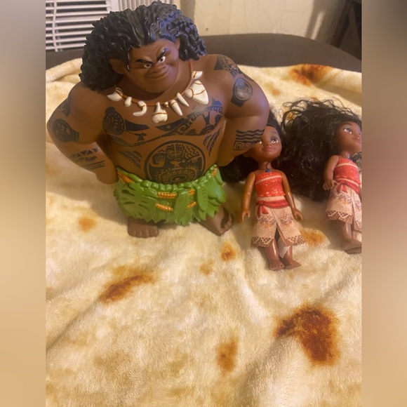 Disney Moana and Maui Action Figure Set - Picture 3 of 6